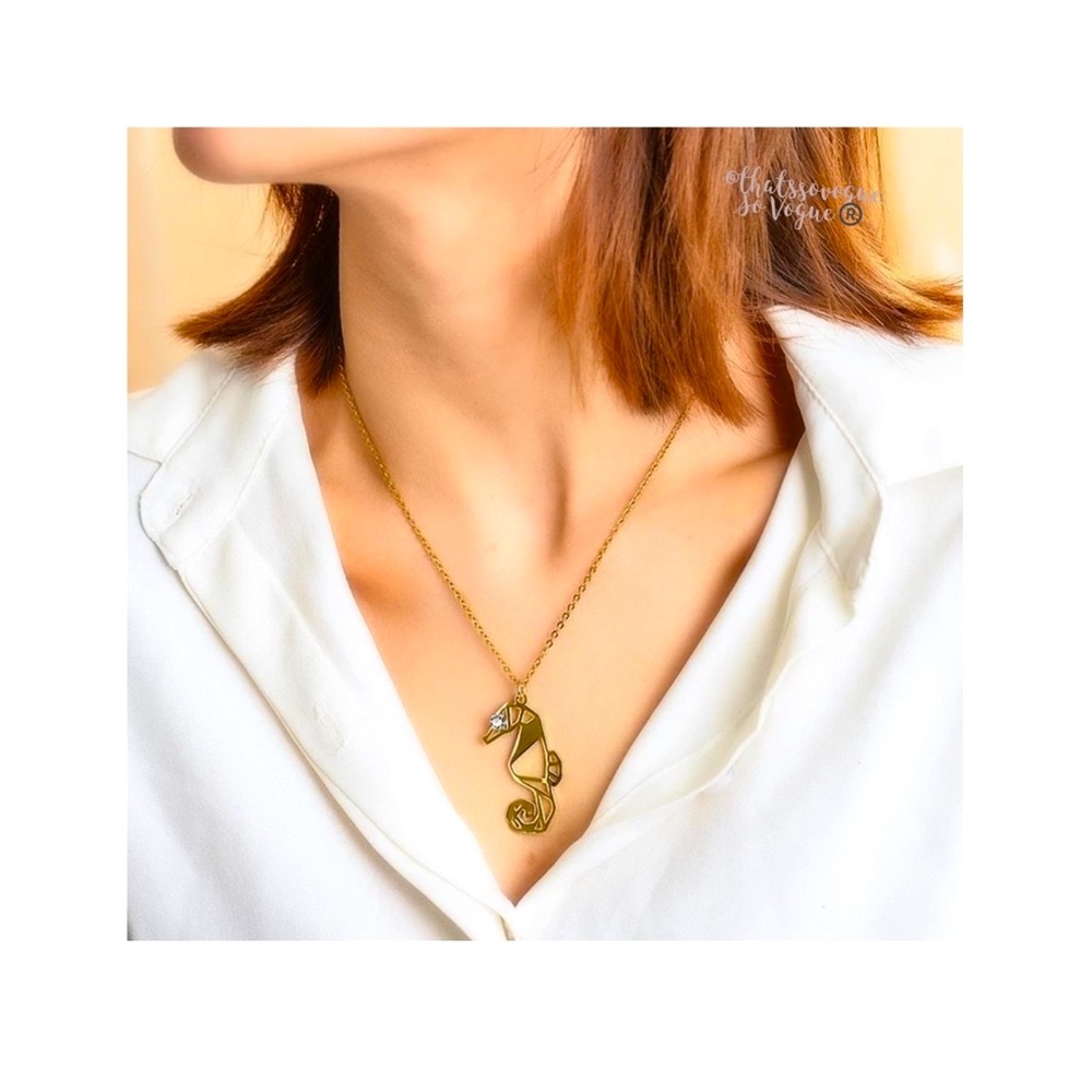 SALE✨Gold Seahorse necklace Origami style crys…